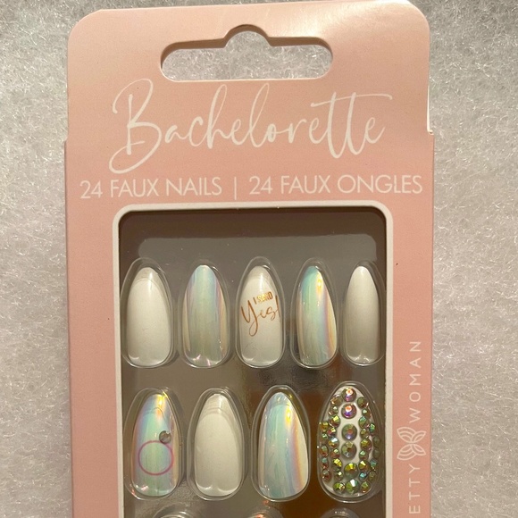 Bachelorette Faux Nails - I Said Yes! - Picture 1 of 2